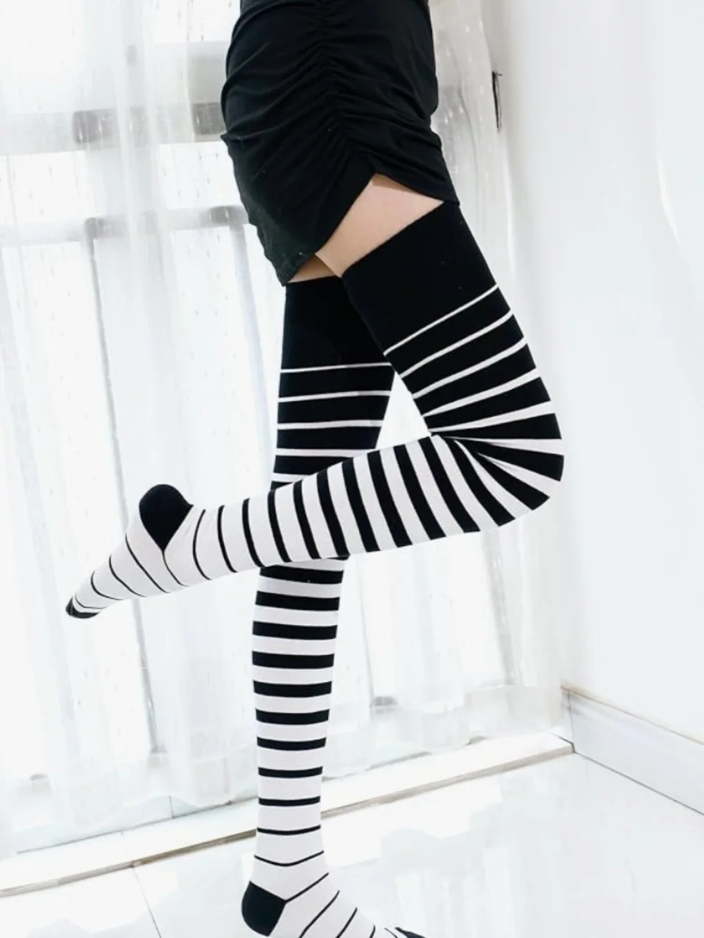 Black & White Striped Over-the-Knee Socks - Classic Contrast